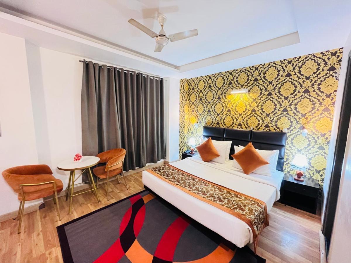 Hotel At Residency Kaushambi Couple Friendly Ghaziabad Esterno foto