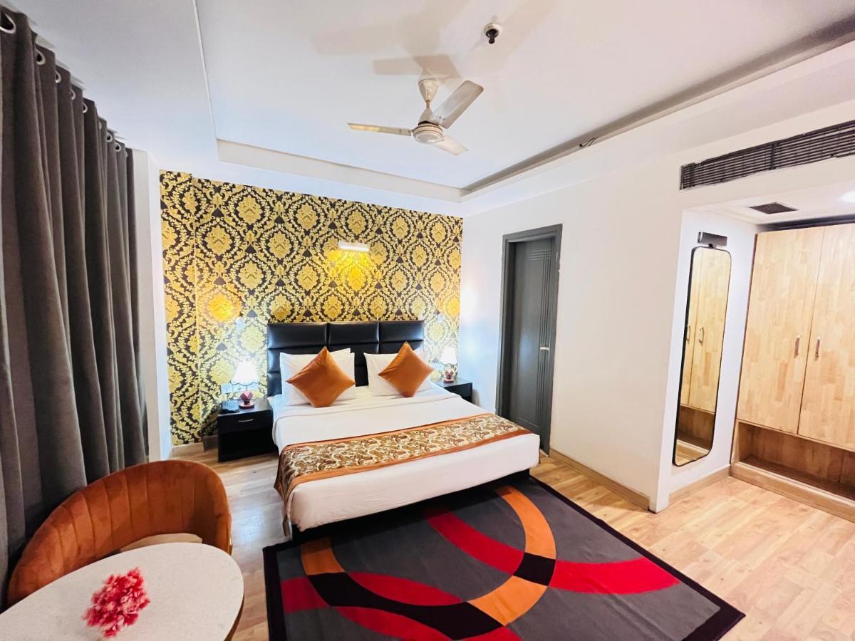 Hotel At Residency Kaushambi Couple Friendly Ghaziabad Esterno foto