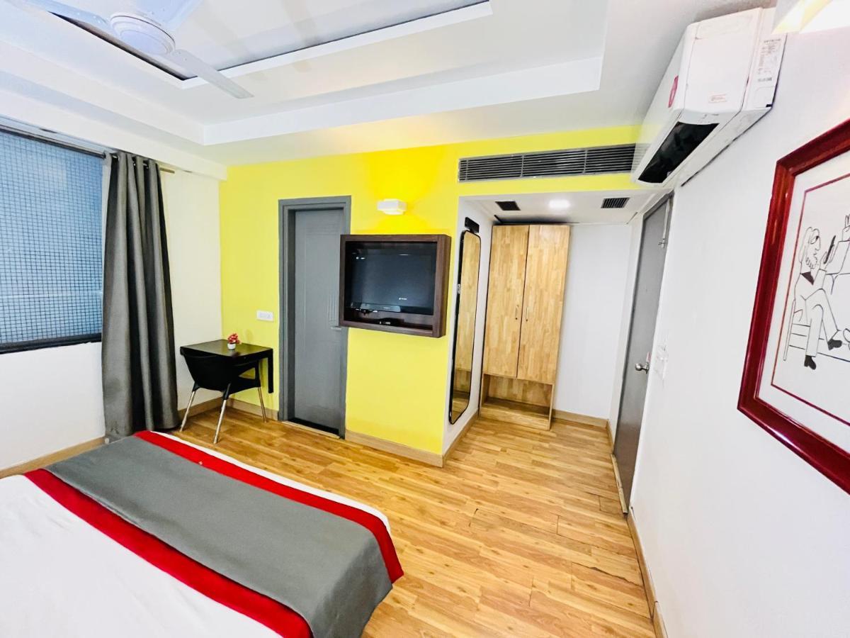 Hotel At Residency Kaushambi Couple Friendly Ghaziabad Esterno foto