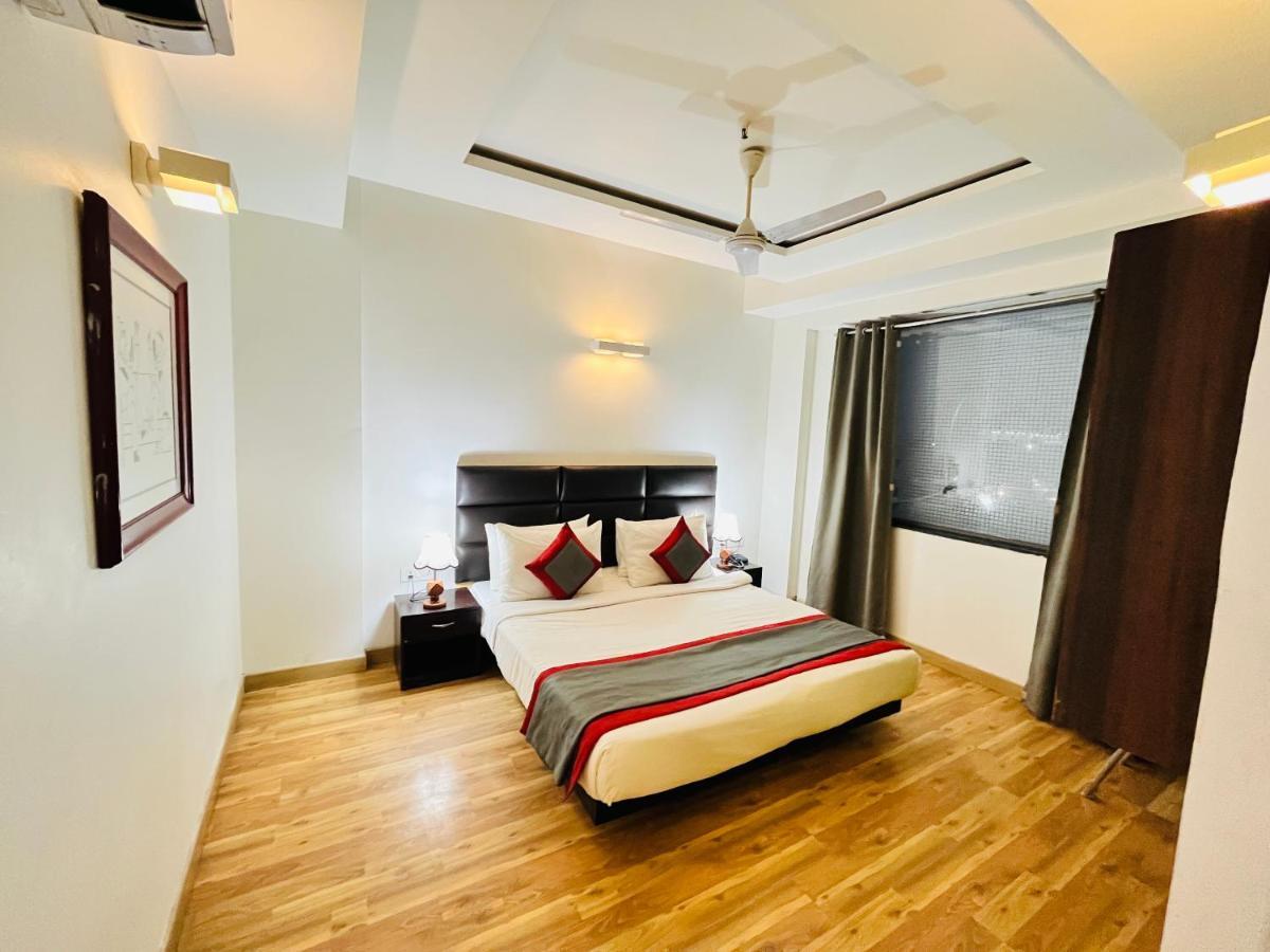 Hotel At Residency Kaushambi Couple Friendly Ghaziabad Esterno foto