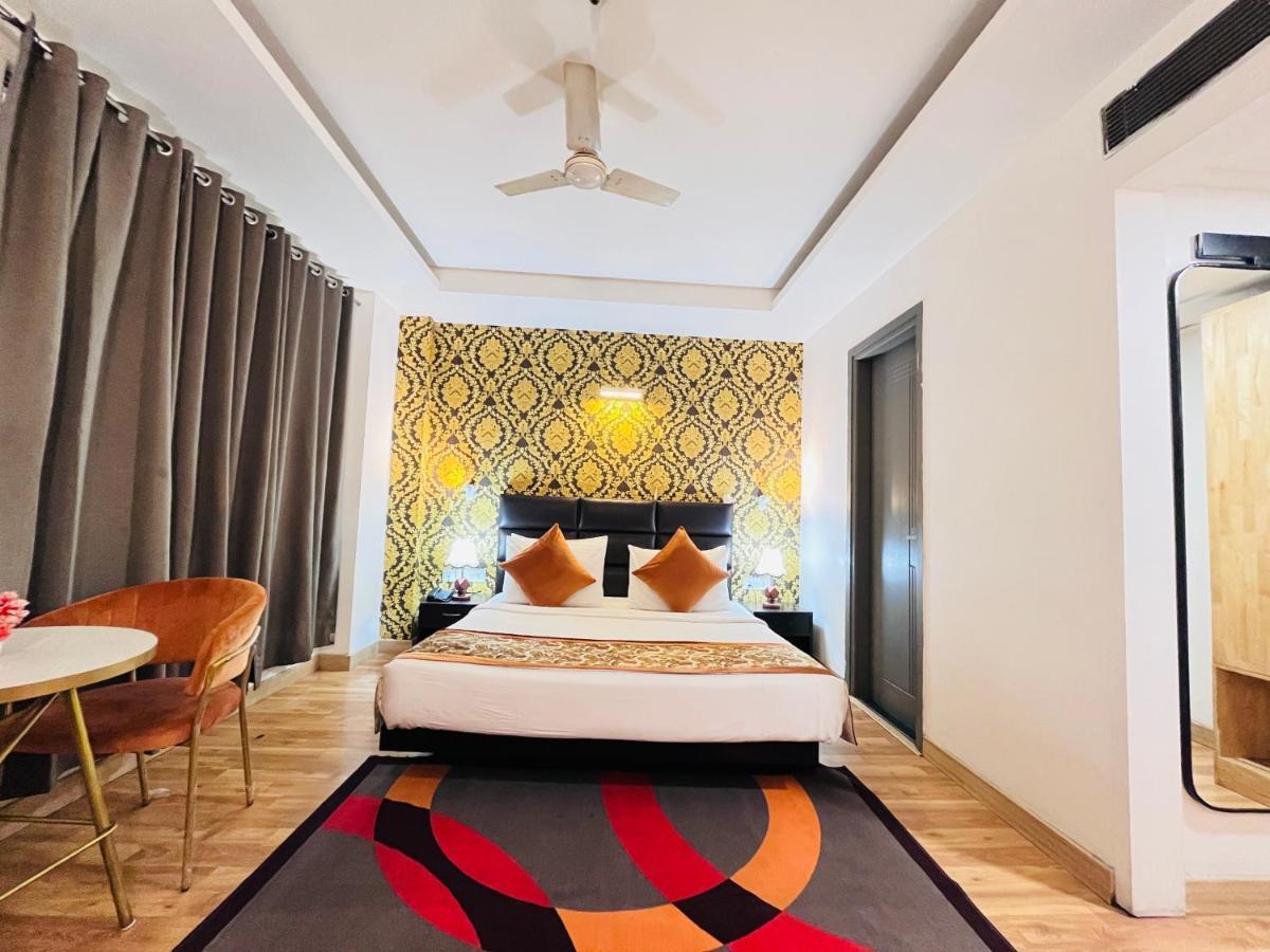 Hotel At Residency Kaushambi Couple Friendly Ghaziabad Esterno foto