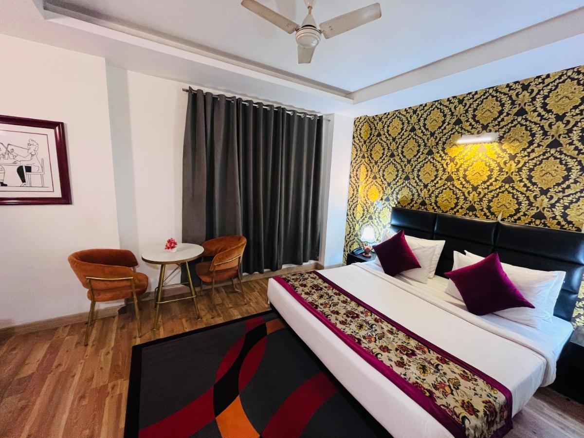 Hotel At Residency Kaushambi Couple Friendly Ghaziabad Esterno foto