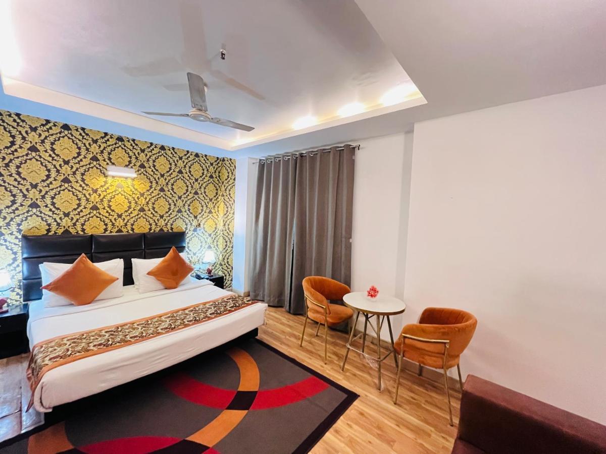 Hotel At Residency Kaushambi Couple Friendly Ghaziabad Esterno foto